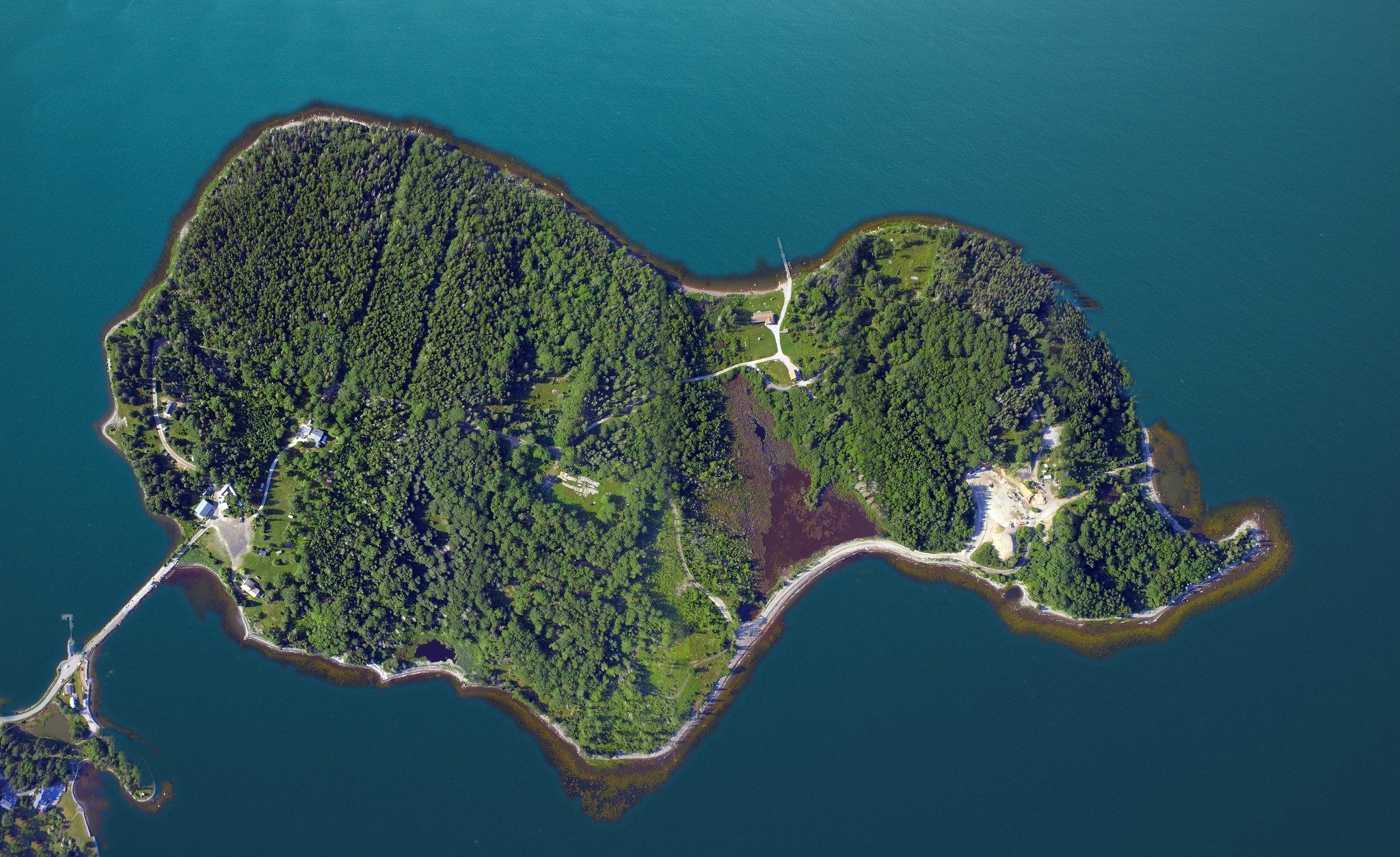 Aerial map of Oak Island showing the 15 tour stops along Centre Road